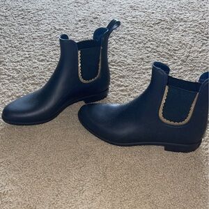 Jack Rogers Navy Blue and Gold Rubber Rain Chelsea Boots